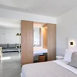 Tinos Dove Τριαντάρος